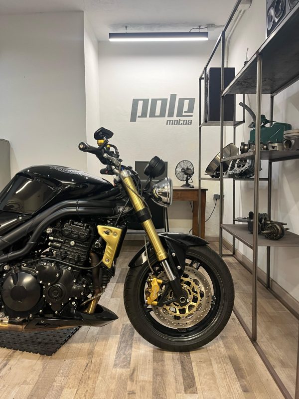 Triumph Speed Triple 1050 - Imagen 4