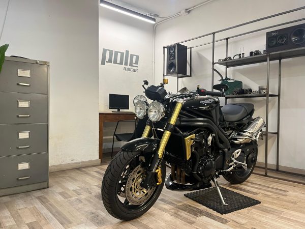 Triumph Speed Triple 1050 - Imagen 3