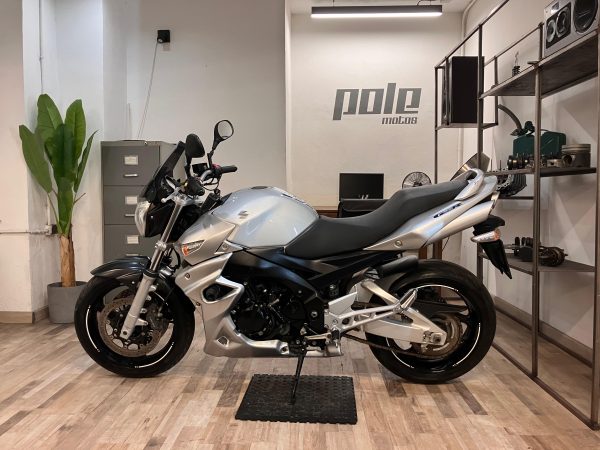 Suzuki GSR600