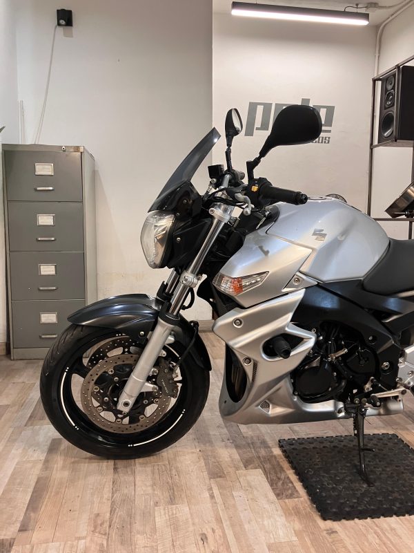Suzuki GSR600 - Imagen 3