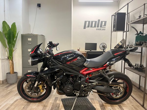 Triupmh Street Triple 675 R