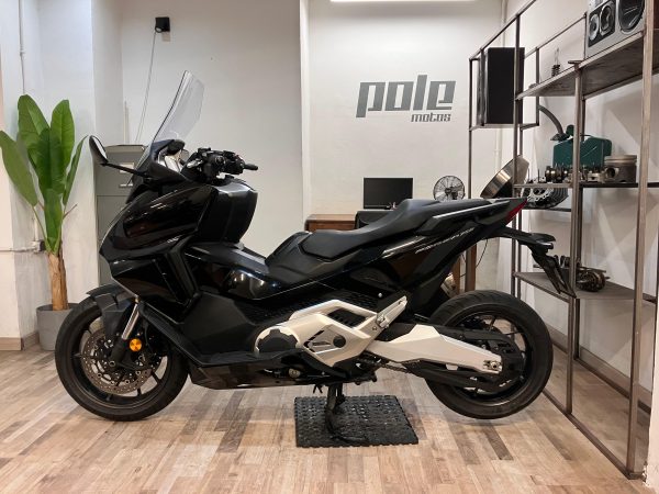 Honda Forza 750