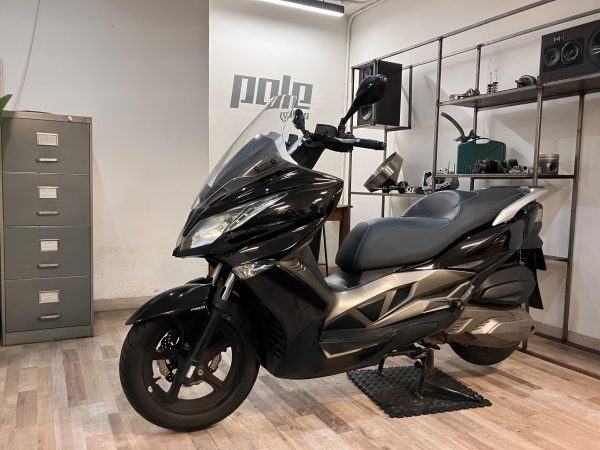 Kawasaki J300 - Imagen 2