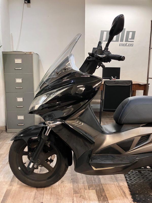 Kawasaki J300 - Imagen 3