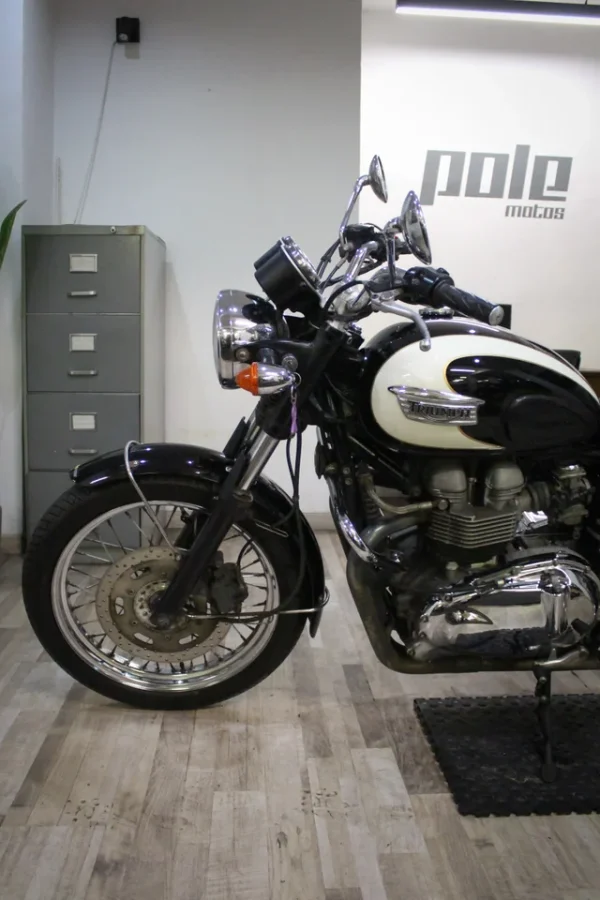 Triumph Bonneville - Imagen 3