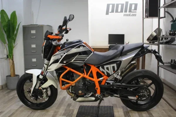 KTM Duke 690