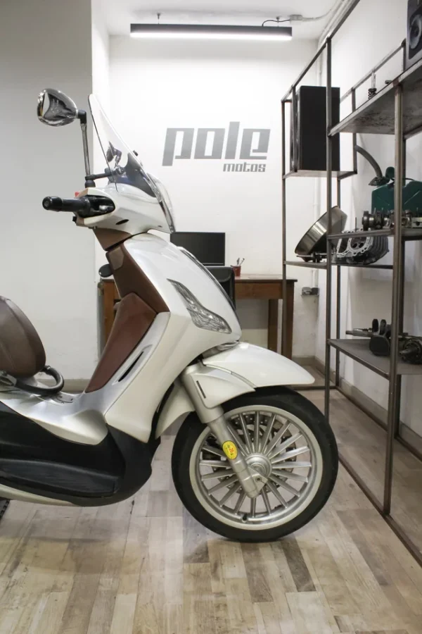 Piaggio Beverly 300 IE - Imagen 4