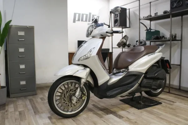 Piaggio Beverly 300 IE - Imagen 2