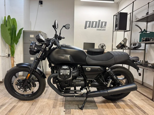 Moto Guzzi V7 Stone 2024