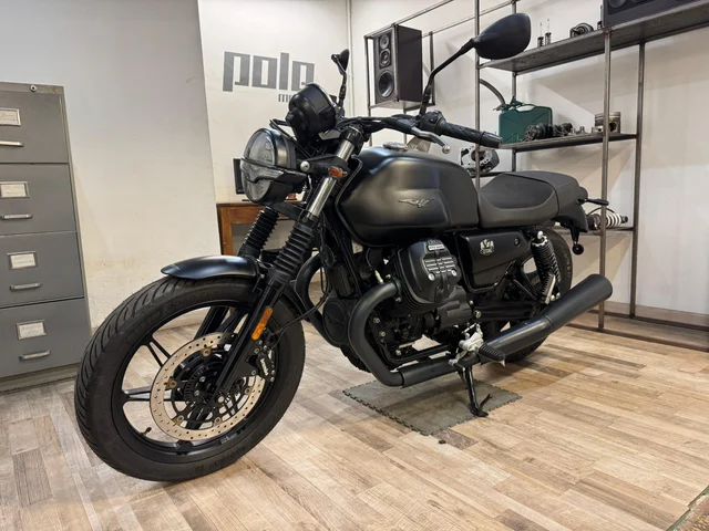 Moto Guzzi V7 Stone 2024 - Imagen 2