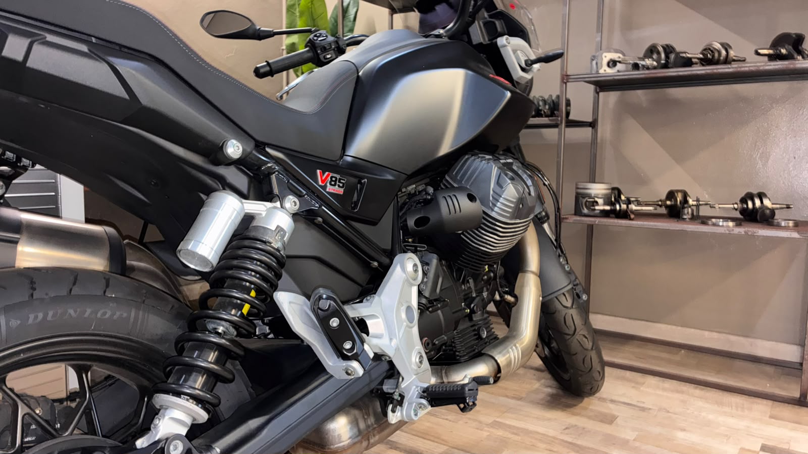 Moto Guzzi V85 Strada - Imagen 8