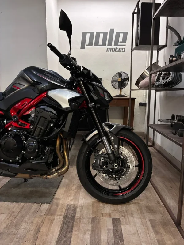 Kawasaki Z900 - Imagen 4