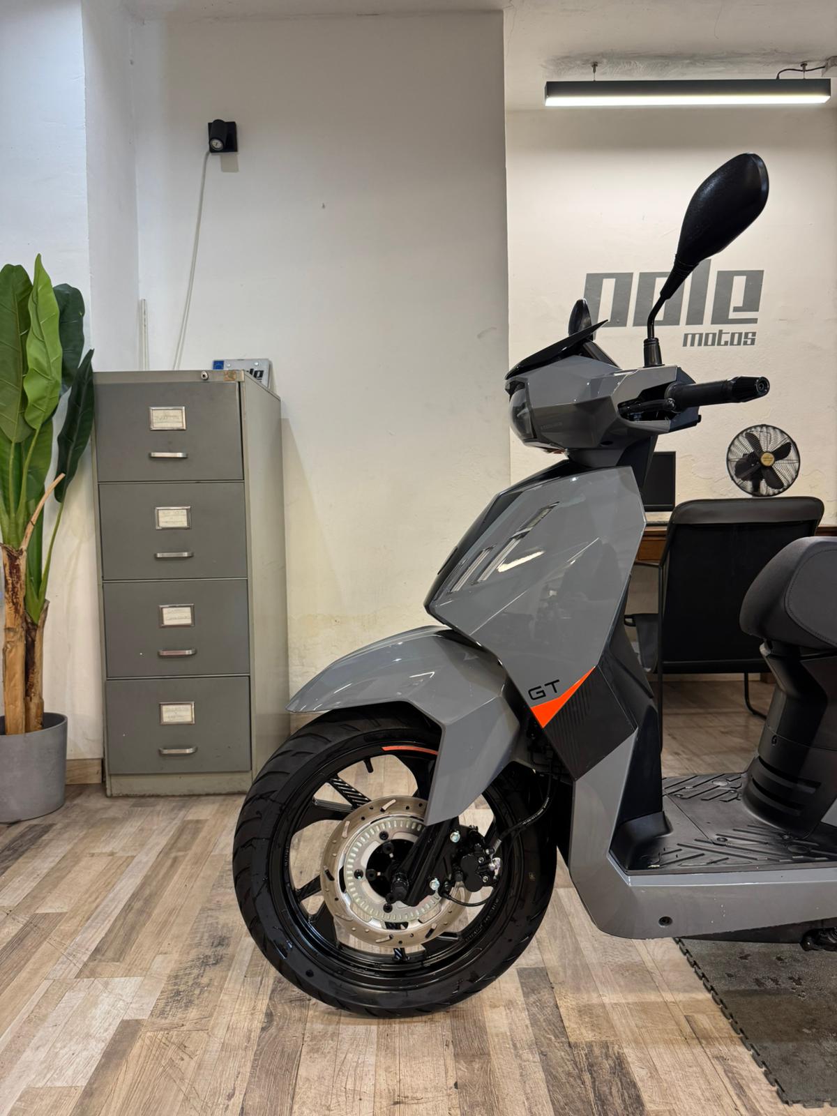 Peugeot Tweet 125cc - Imagen 4