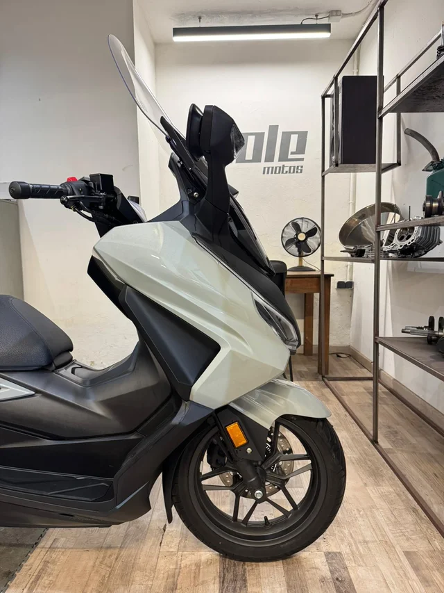 Honda Forza 350 - Imagen 4