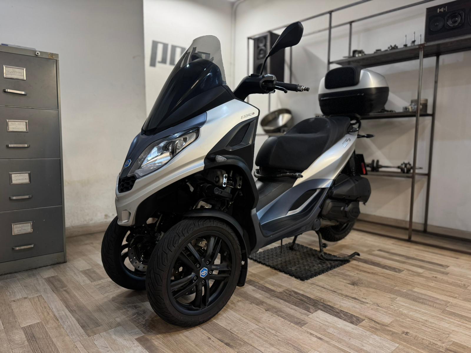 Piaggio Mp3 300 - Imagen 2