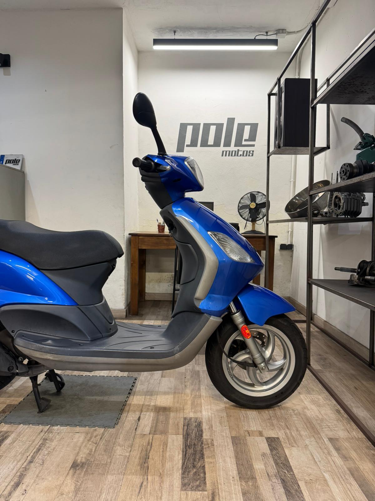 Piaggio Fly 125 - Imagen 4