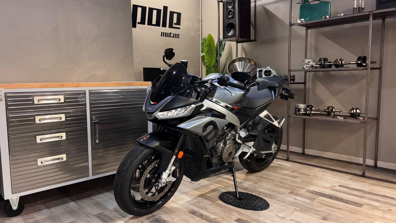 Aprilia Tuono 660