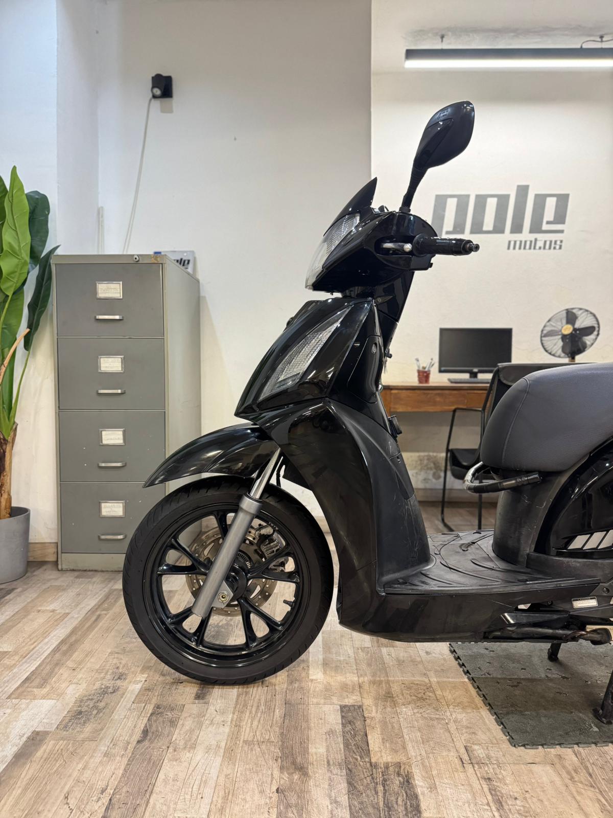 Kymco People - Imagen 3