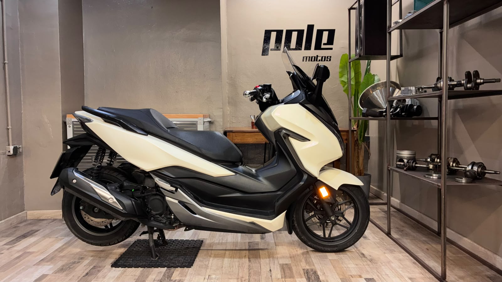 Honda Forza 300 - Imagen 6