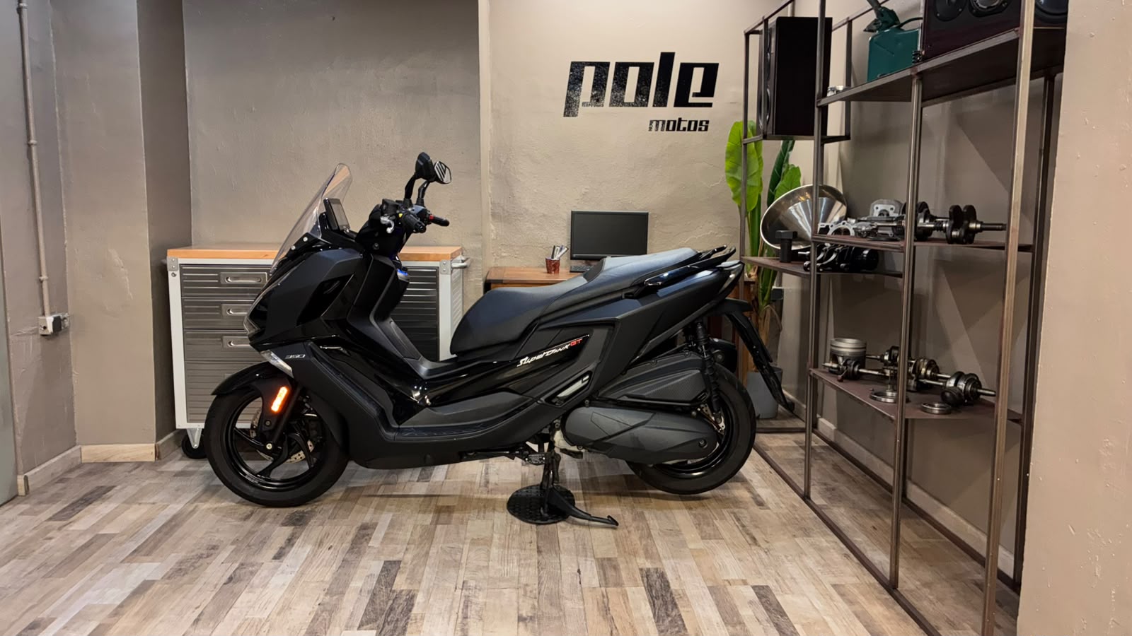 Kymco Superdink GT 350