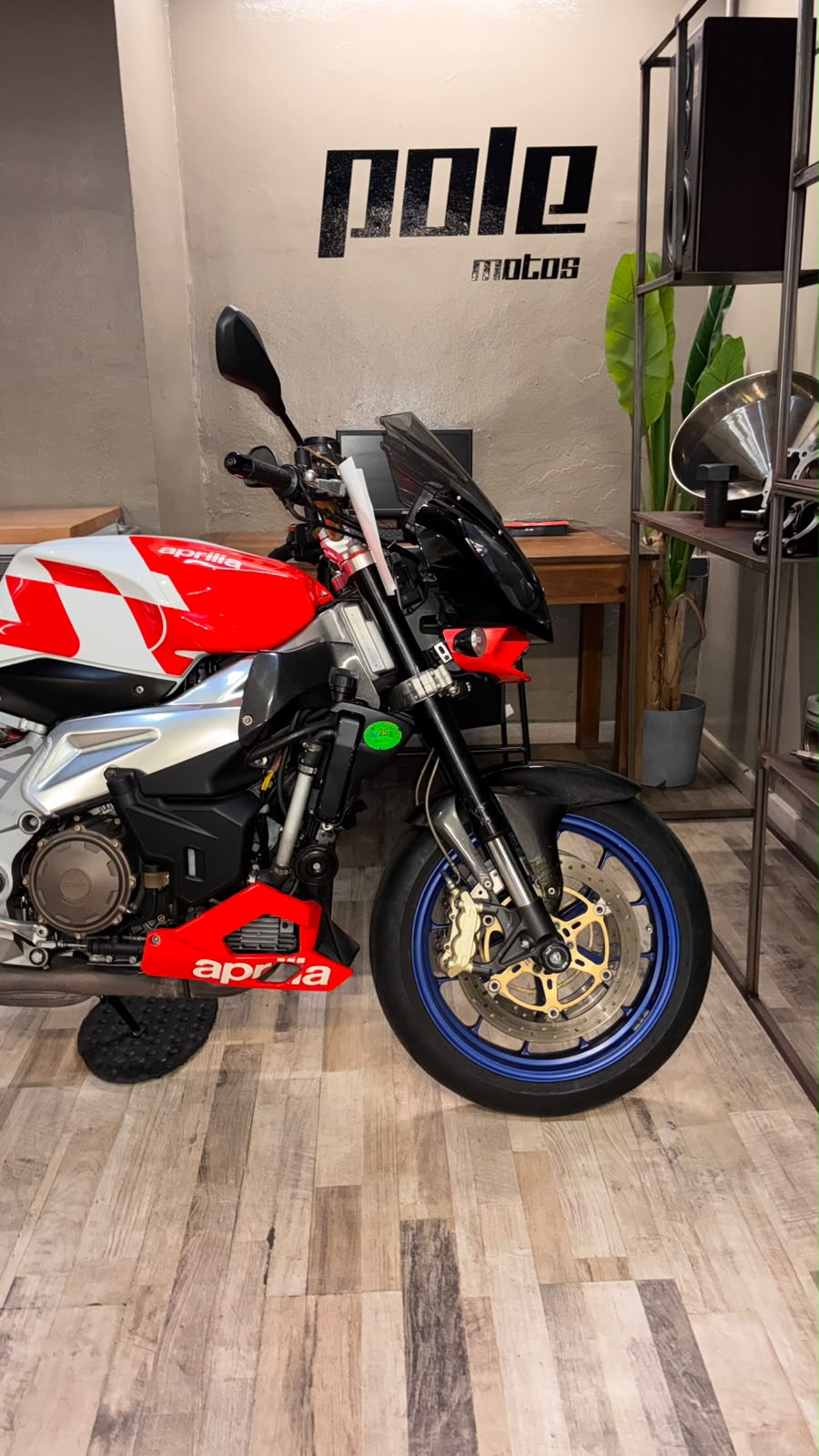 Aprilia Tuono 1000 - Imagen 4