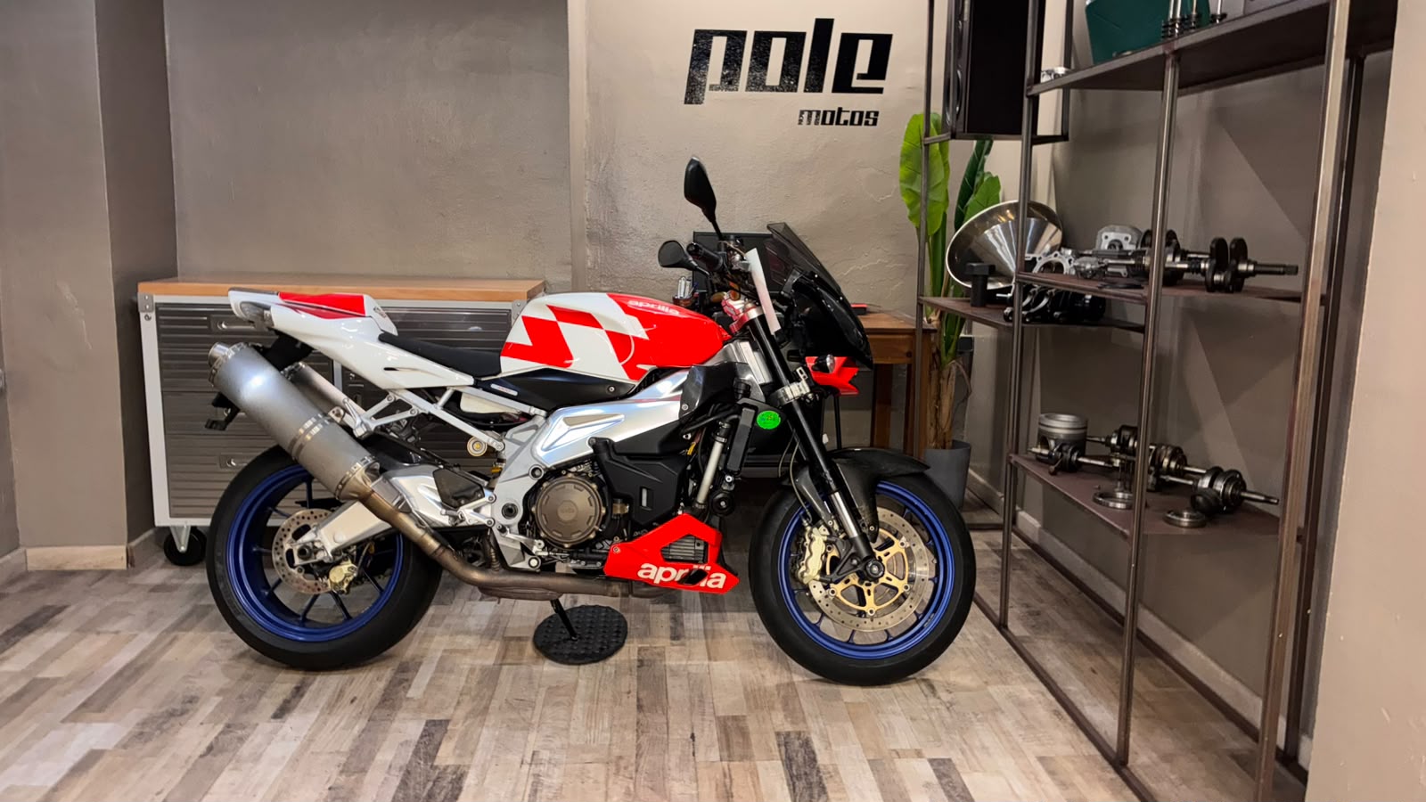 Aprilia Tuono 1000 - Imagen 6