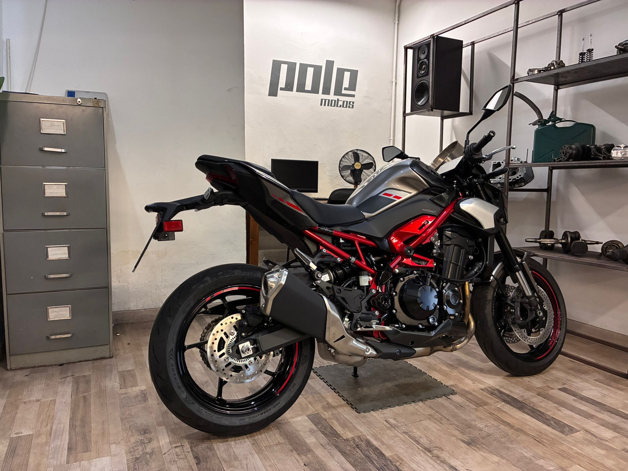 Kawasaki Z900 - Imagen 5